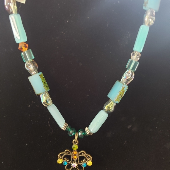 Chokers - Picture 4 of 16